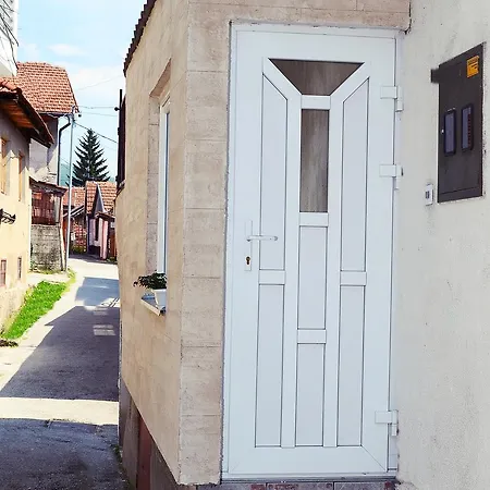 Romantic * Sarajevo
